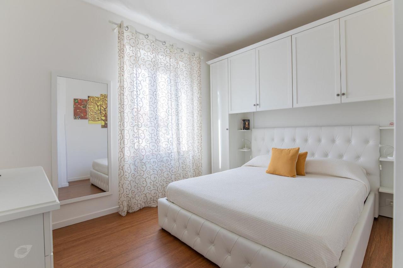 Elena House White Apartment Viareggio Eksteriør billede