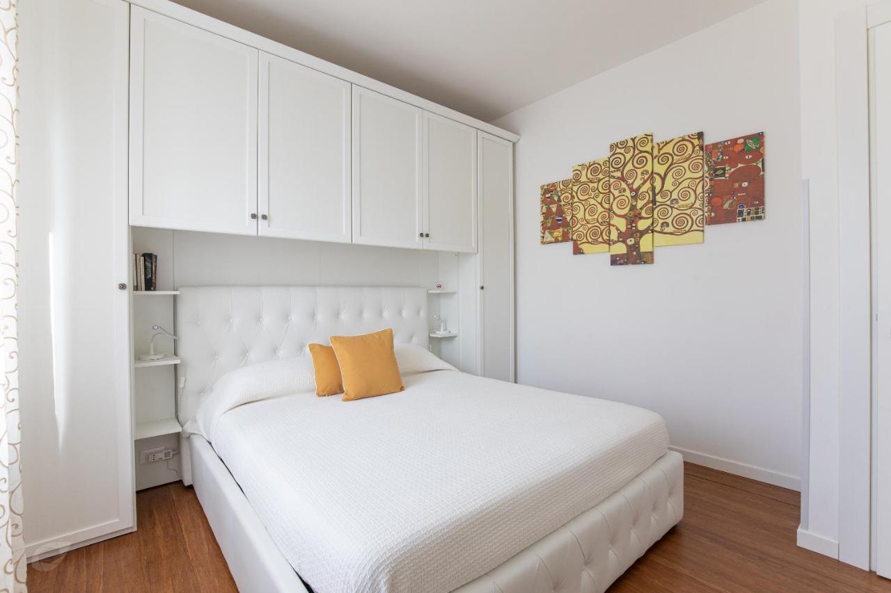 Elena House White Apartment Viareggio Eksteriør billede
