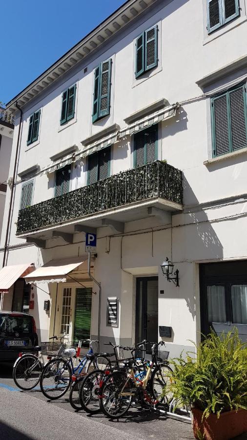 Elena House White Apartment Viareggio Eksteriør billede